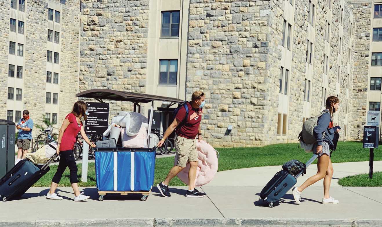 parents moving child to school